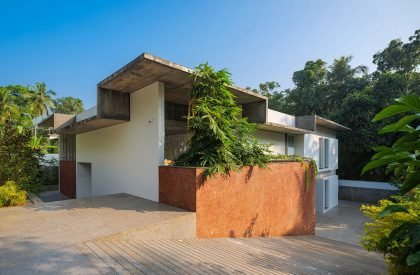 The Hunkered House | LIJO.RENY.architects