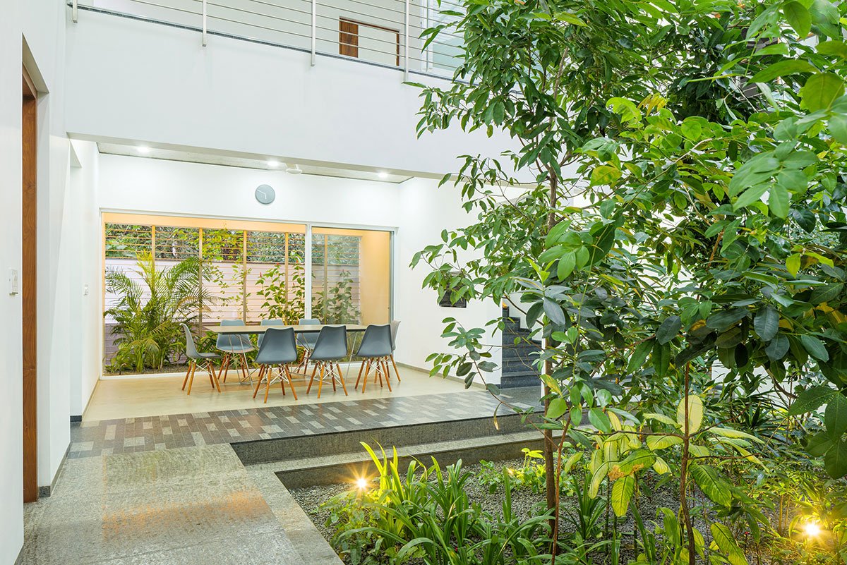 The Hunkered House | LIJO.RENY.architects