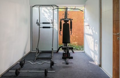 The Hunkered House | LIJO.RENY.architects