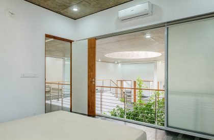 The Hunkered House | LIJO.RENY.architects