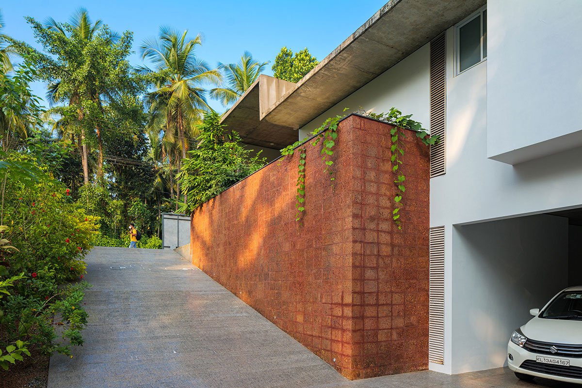 The Hunkered House | LIJO.RENY.architects