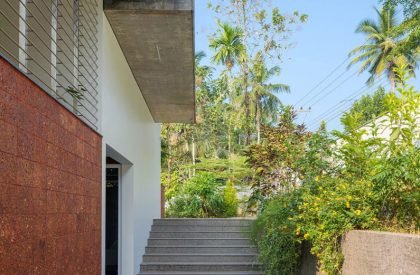 The Hunkered House | LIJO.RENY.architects