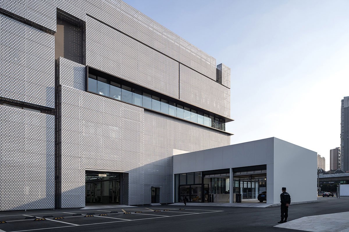 BMW Experience Center | ARCHIHOPE