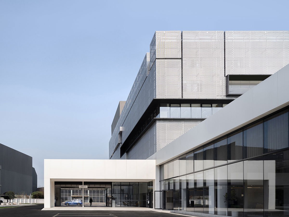 BMW Experience Center | ARCHIHOPE