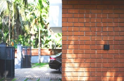 Brick Screen House | HONEYCOMB architects