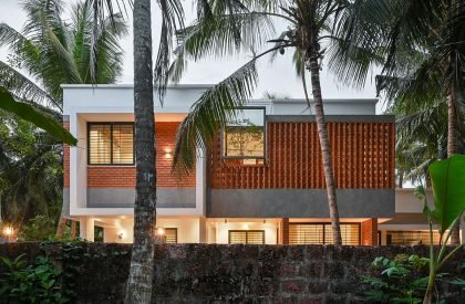 Brick Screen House | HONEYCOMB architects