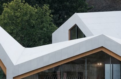 Folded Fairylands – Wuhan City Pavilion & Kindergarten | ATELIER XI