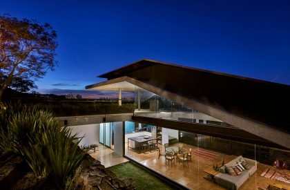 Inclined Slab House | TETRO Arquitetura