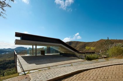 Inclined Slab House | TETRO Arquitetura