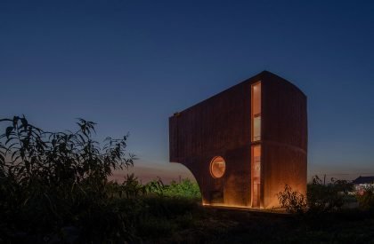 Miniature Series I – Peach Hut | Atelier XI