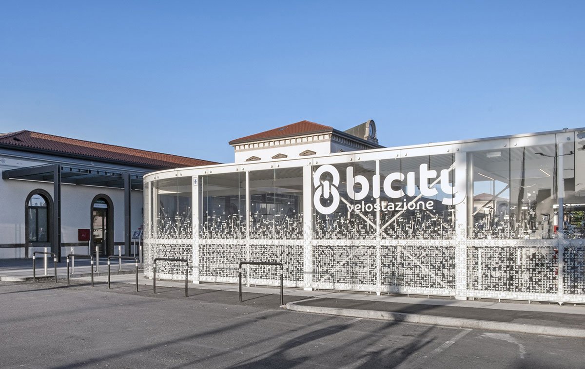Glowing Bicycle station in Bergamo | Studio Capitanio Architetti