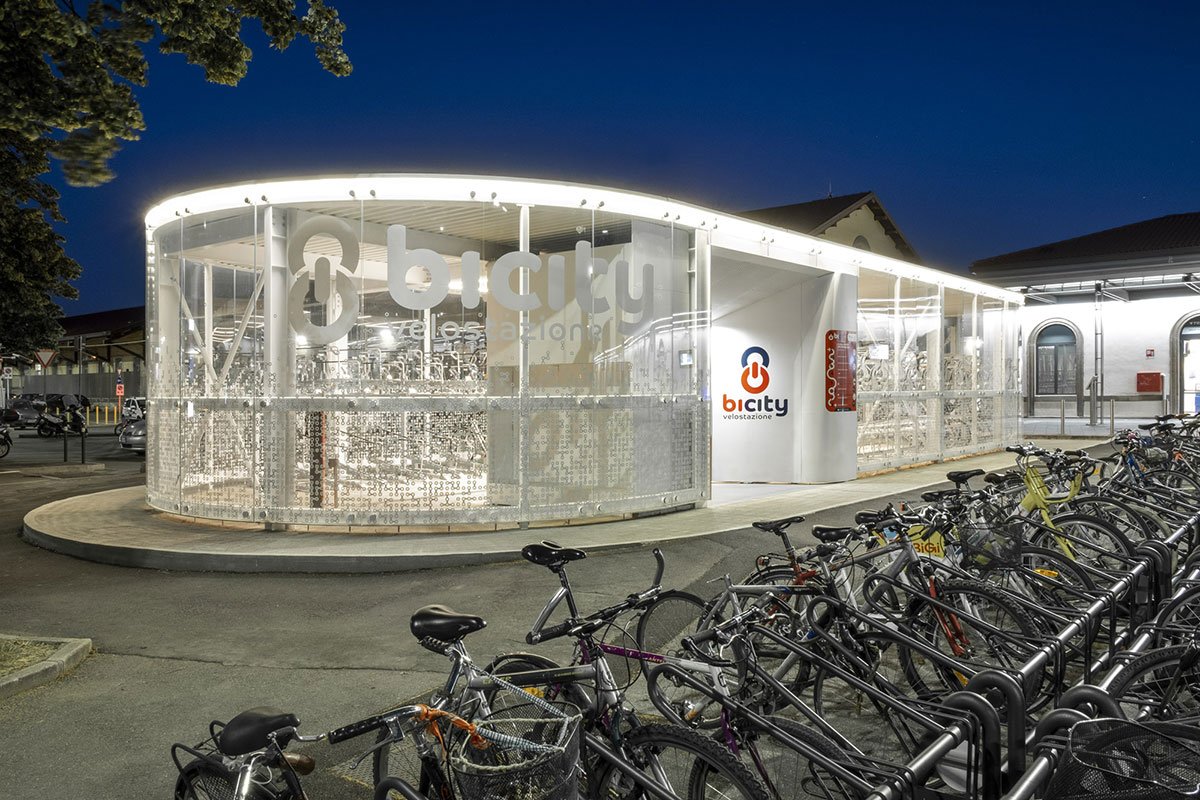 Glowing Bicycle station in Bergamo | Studio Capitanio Architetti