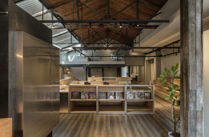 A Lab Under Vintage Roof_ ALUMNI Chengdu Space Design | Fon Studio