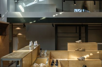 A Lab Under Vintage Roof_ ALUMNI Chengdu Space Design | Fon Studio