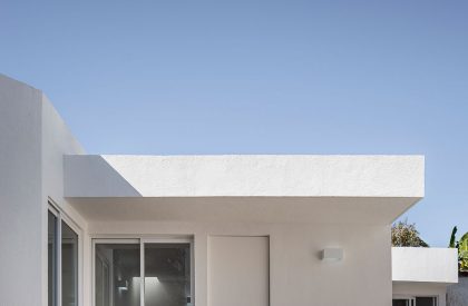A Roof for Gaby | Cotaparedes Arquitectos
