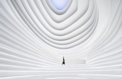 2022 Golong Wormhole | Pines Arch