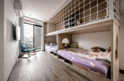 Multiple Space Complex House | Story Architecture