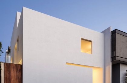 The Cave | COTAPAREDES Arquitectos