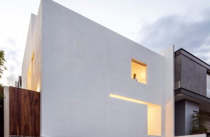 The Cave | COTAPAREDES Arquitectos
