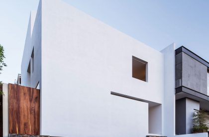 The Cave | COTAPAREDES Arquitectos