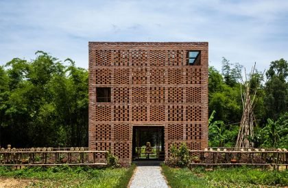 Terra Cotta Studio | Tropical Space