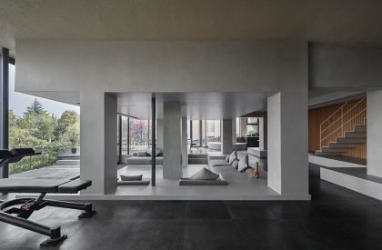House Rooted in the Soil | KiKi ARCHi