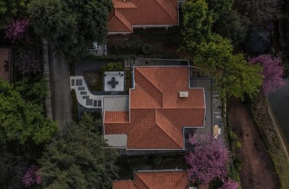 House Rooted in the Soil | KiKi ARCHi