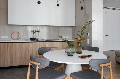 Minimalist apartment with a colour splash | Alexander Tischler