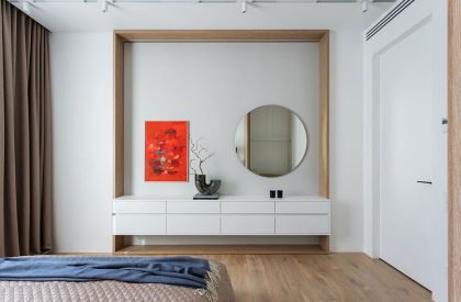 Minimalist apartment with a colour splash | Alexander Tischler