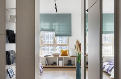 Minimalist apartment with a colour splash | Alexander Tischler