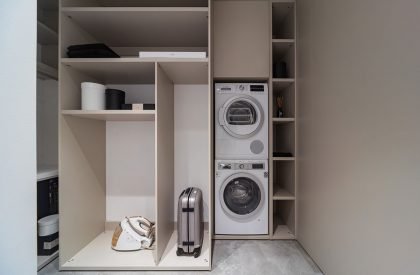 Minimalist apartment with a colour splash | Alexander Tischler