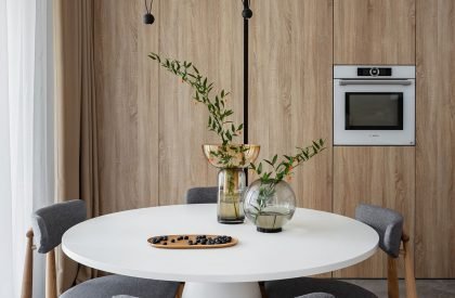 Minimalist apartment with a colour splash | Alexander Tischler