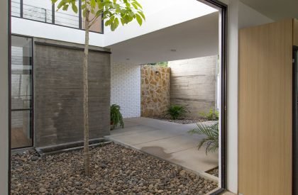 QR House | Apaloosa Estudio de Arquitectura y Diseño