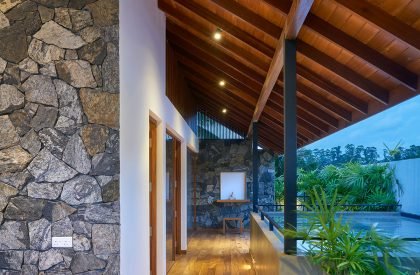 Hansagiri Road House | Damith Premathilake Architects