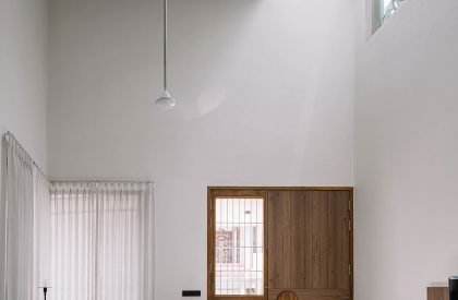 The White Bleached House | Neogenesis+Studi0261