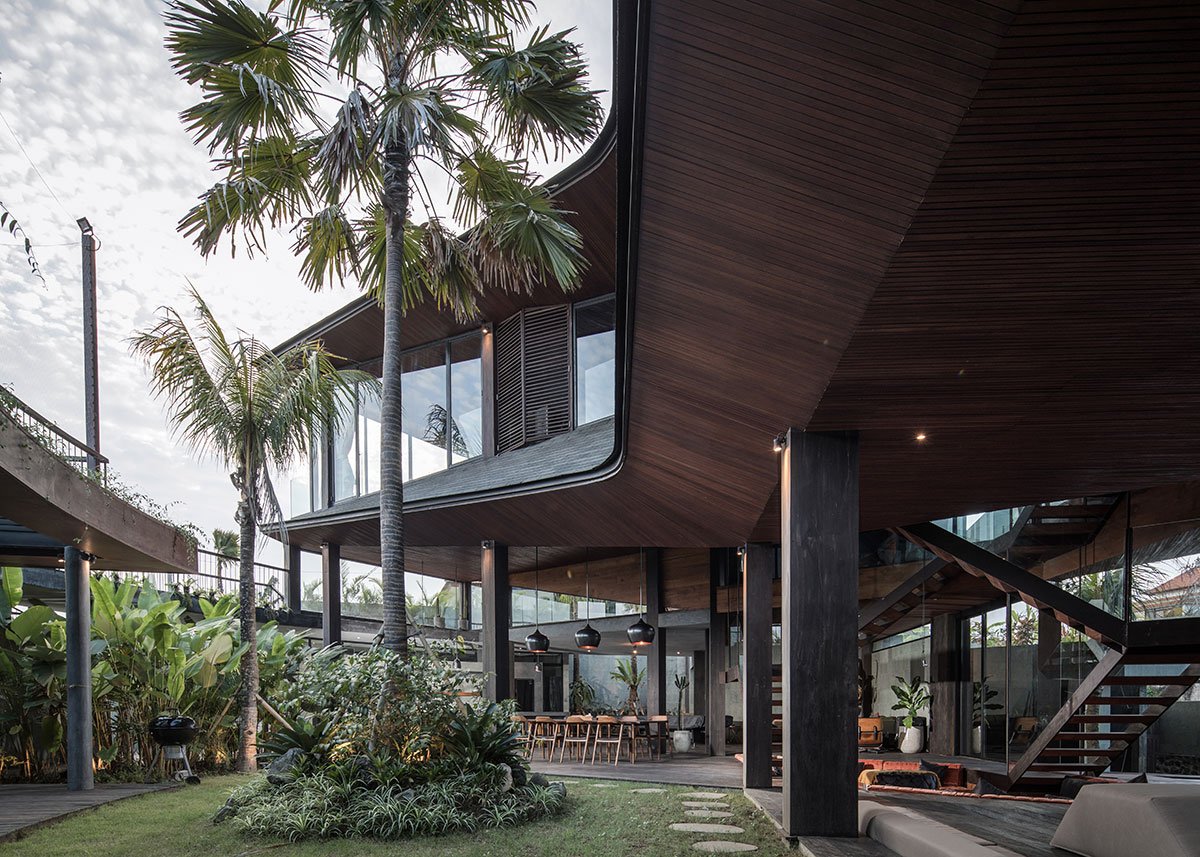 Butterfly House | Alexis Dornier