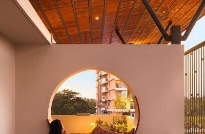 Carving a court of Quietude in a Bustling Cityscape | Mudbricks