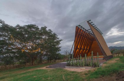 La Escondida Chapel | Apaloosa Estudio de Arquitectura y Diseño + Walter Flores arquitecto