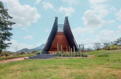 La Escondida Chapel | Apaloosa Estudio de Arquitectura y Diseño + Walter Flores arquitecto