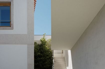 NR Pharmacy | Esquissos – Arquitectura e Consultoria