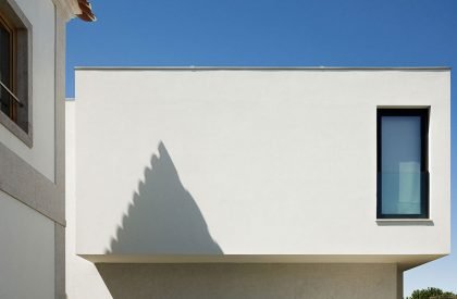 NR Pharmacy | Esquissos – Arquitectura e Consultoria