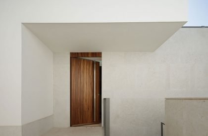NR Pharmacy | Esquissos – Arquitectura e Consultoria