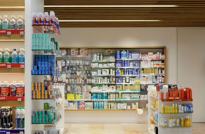 NR Pharmacy | Esquissos – Arquitectura e Consultoria