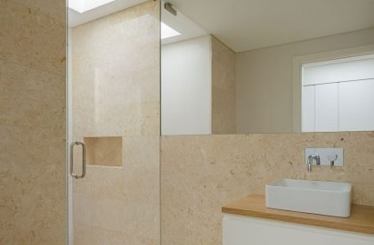 NR Pharmacy | Esquissos – Arquitectura e Consultoria