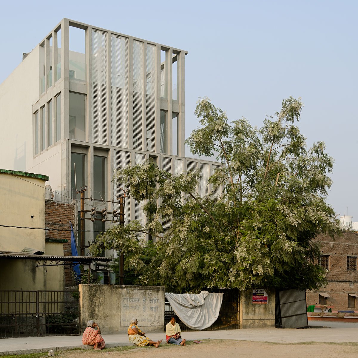 Veiled Building | KUN Studio