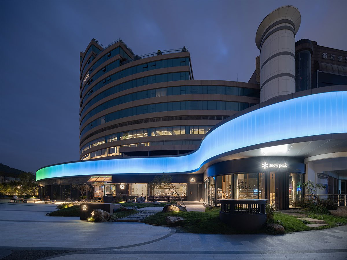 Wild Back | Pig Design