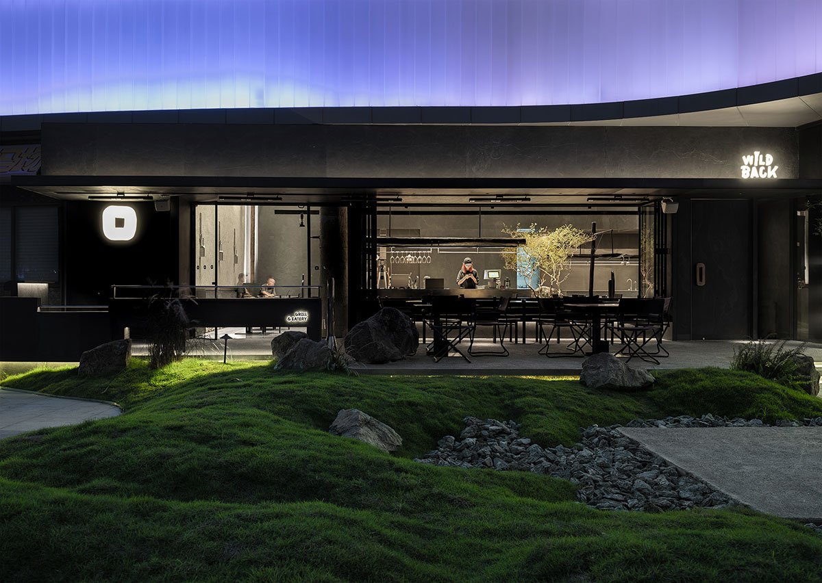 Wild Back | Pig Design