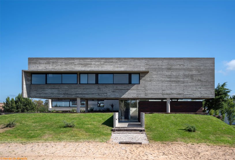 La Marina House | Besonias Almeida arquitectos