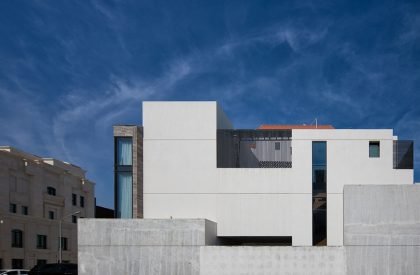 LUMO-7 | Studio Toggle