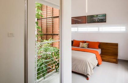 The Breathing Wall Residence | LIJO.RENY.architects